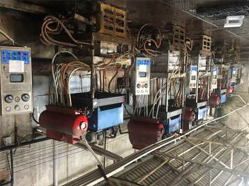 半自動成型機（適用于訂單需求量較小客戶）