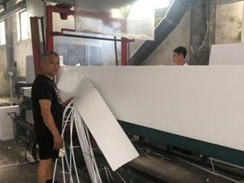 板材切割機 （用于各種規格型號尺寸的板材加工）